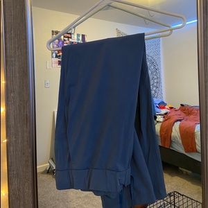 Lululemon on the fly pant size 10 NWOT